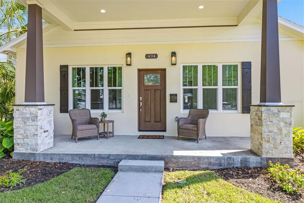 494 39th Avenue N St Petersburg FL 33704