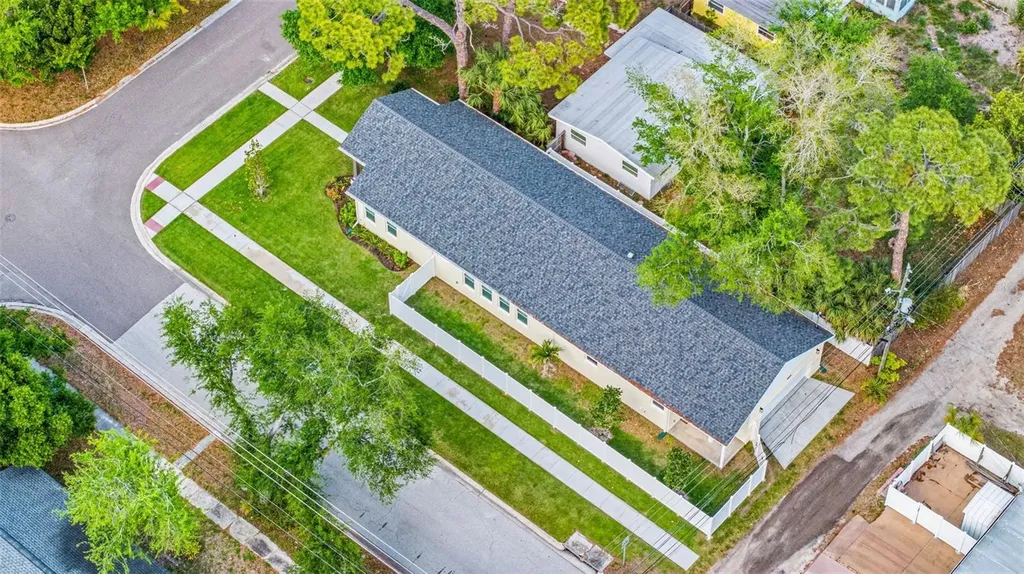 494 39th Avenue N St Petersburg FL 33704