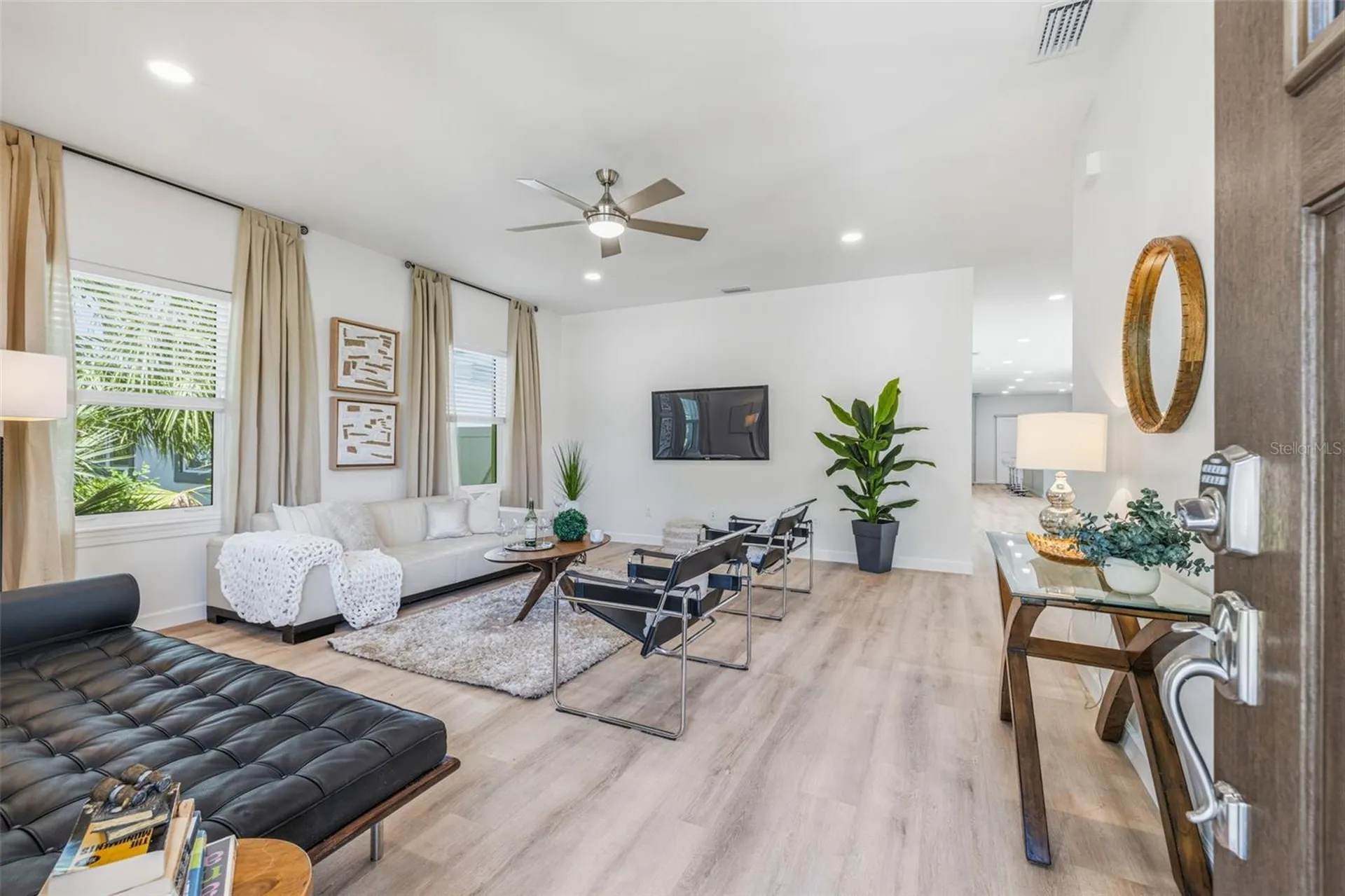 494 39th Avenue N St Petersburg FL 33704