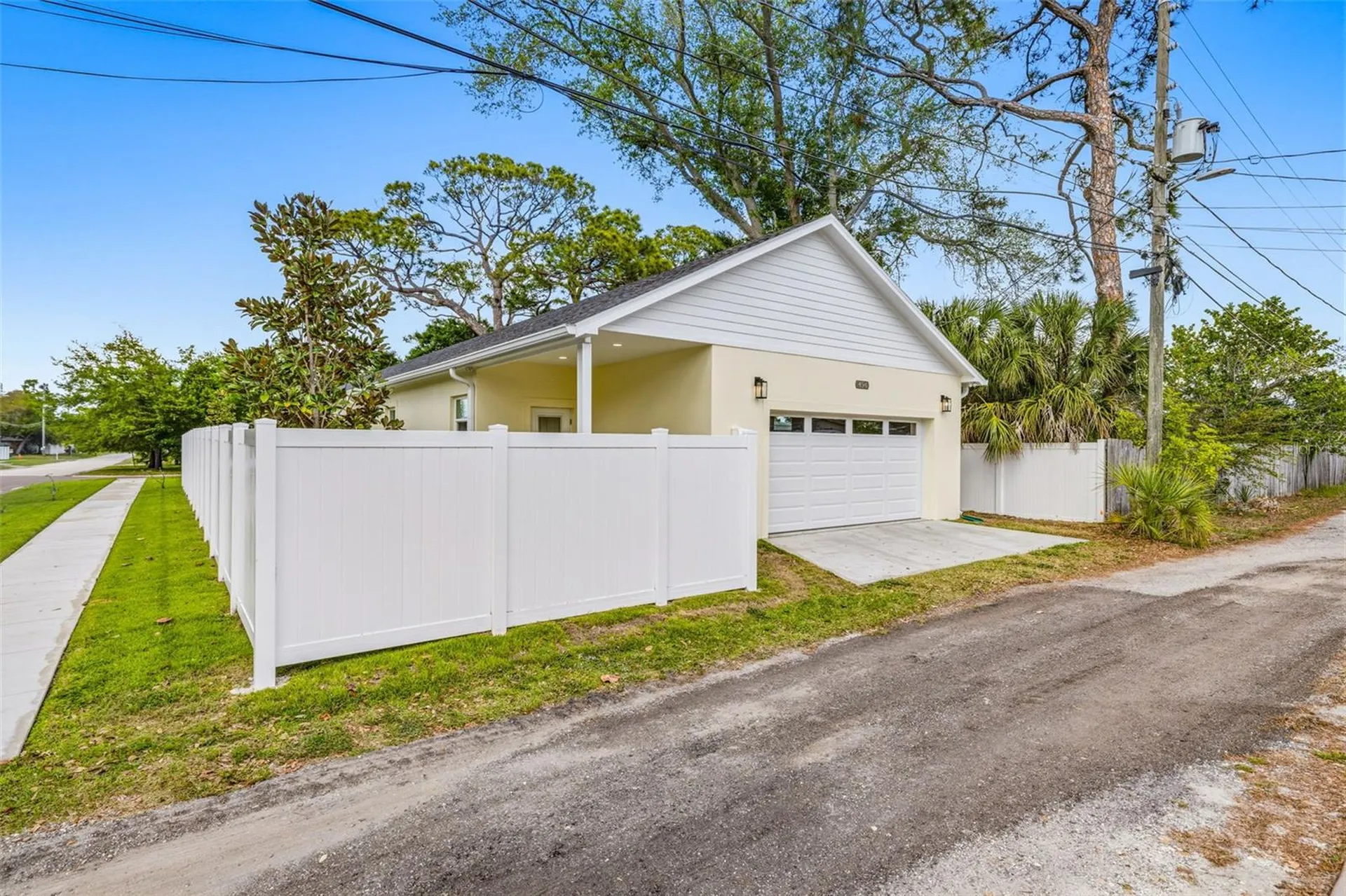 494 39th Avenue N St Petersburg FL 33704