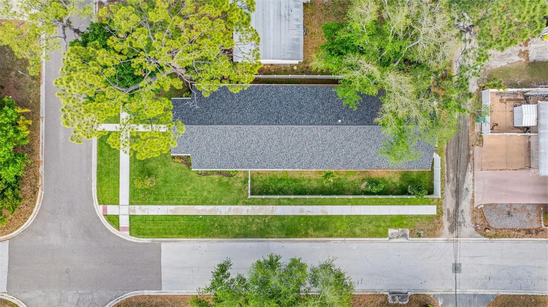 494 39th Avenue N St Petersburg FL 33704