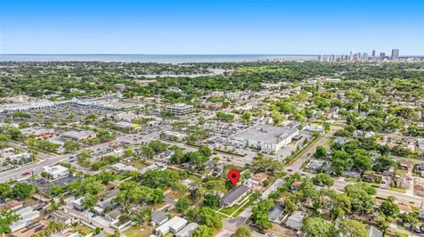 494 39th Avenue N St Petersburg FL 33704
