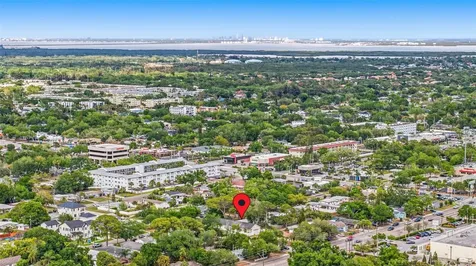 494 39th Avenue N St Petersburg FL 33704