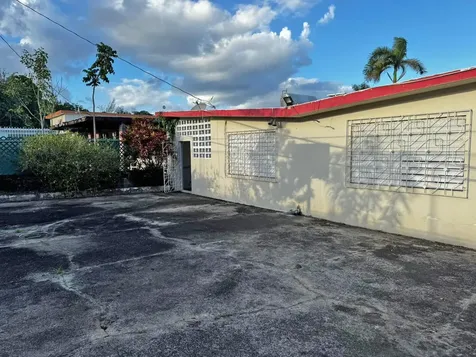 A Calle Bayamon PR 00957