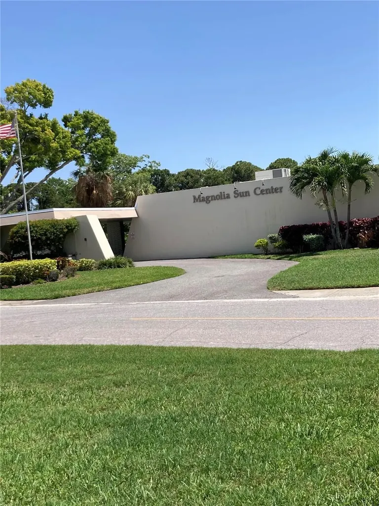 5530 80th Street N St Petersburg FL 33709