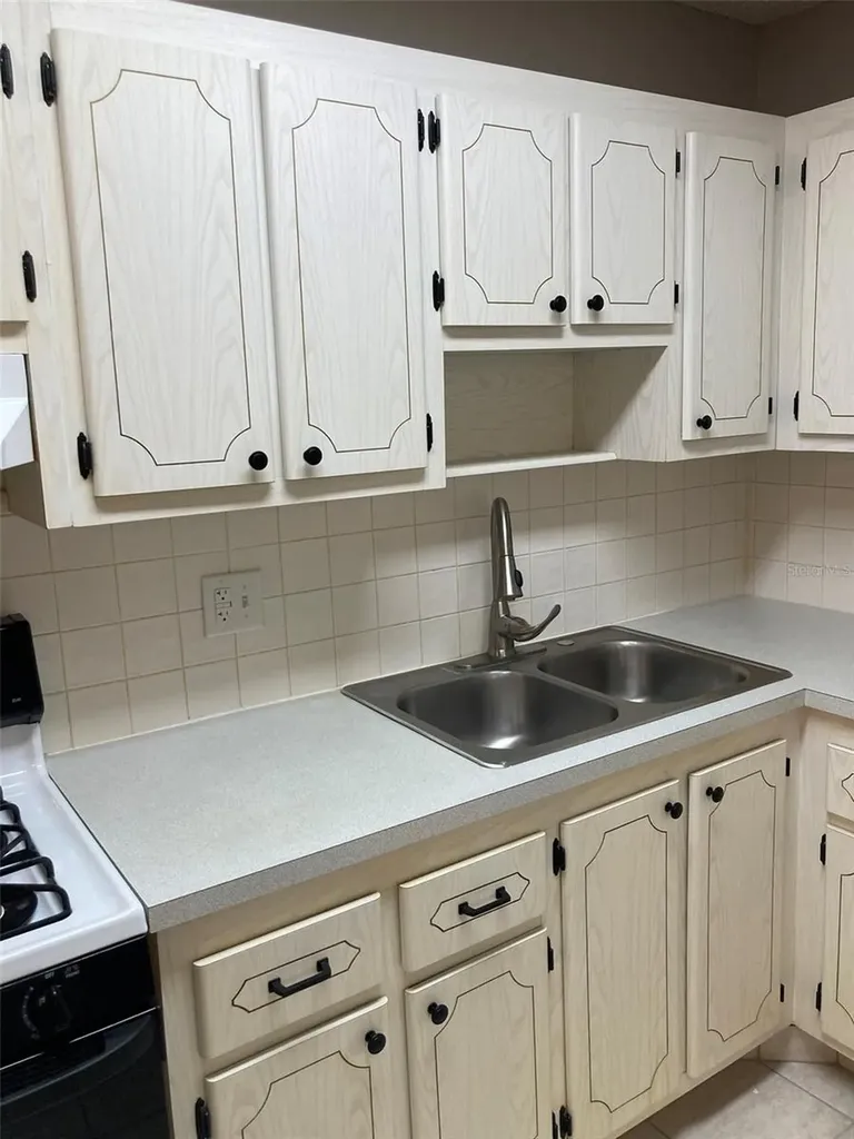 5530 80th Street N St Petersburg FL 33709