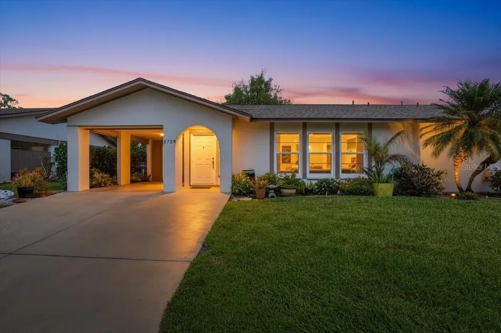 3759 Collins Street Sarasota FL 34232