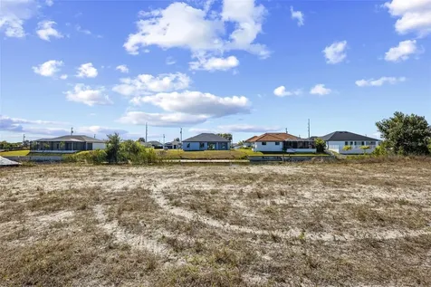 704 NW 9th Street Cape Coral FL 33993