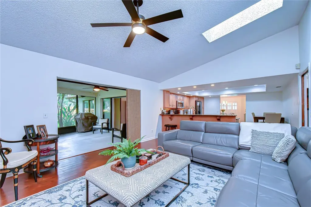 16704 Vallely Drive Tampa FL 33618