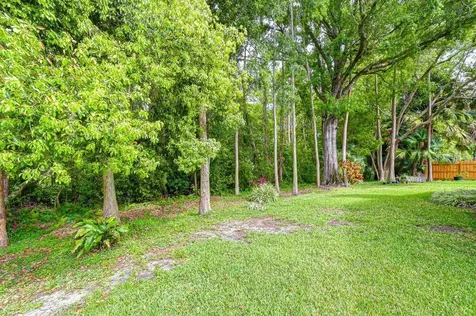16704 Vallely Drive Tampa FL 33618