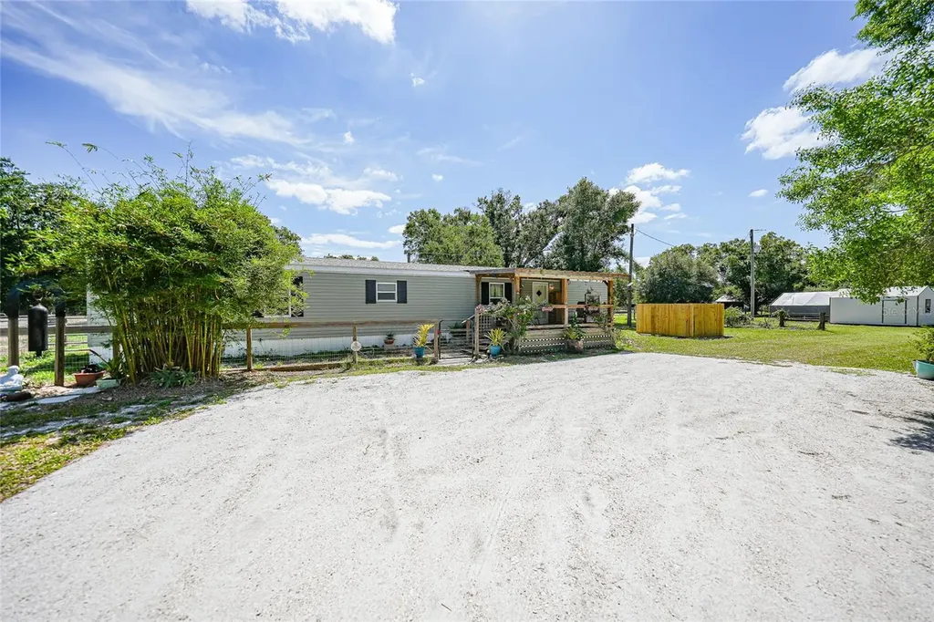 2402 NW Pine Creek Avenue Arcadia FL 34266
