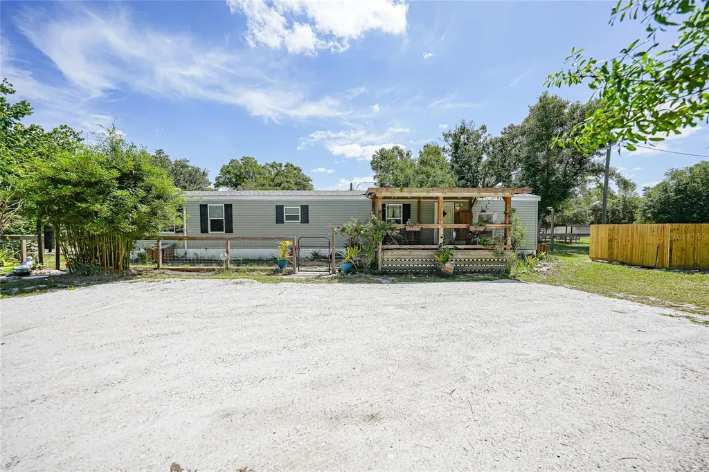 2402 NW Pine Creek Avenue Arcadia FL 34266