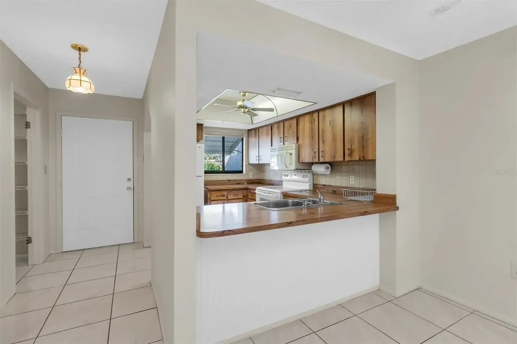 2216 Oak Wind Drive Holiday FL 34691