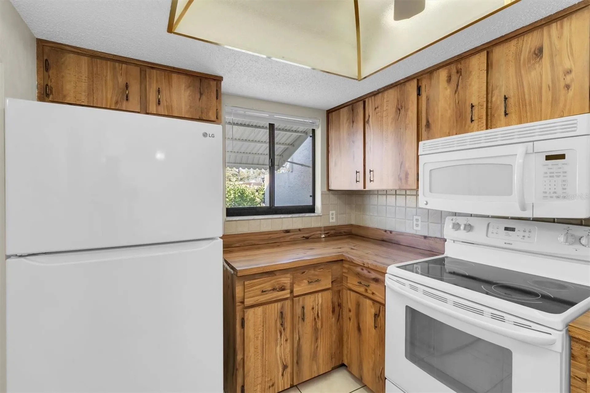 2216 Oak Wind Drive Holiday FL 34691