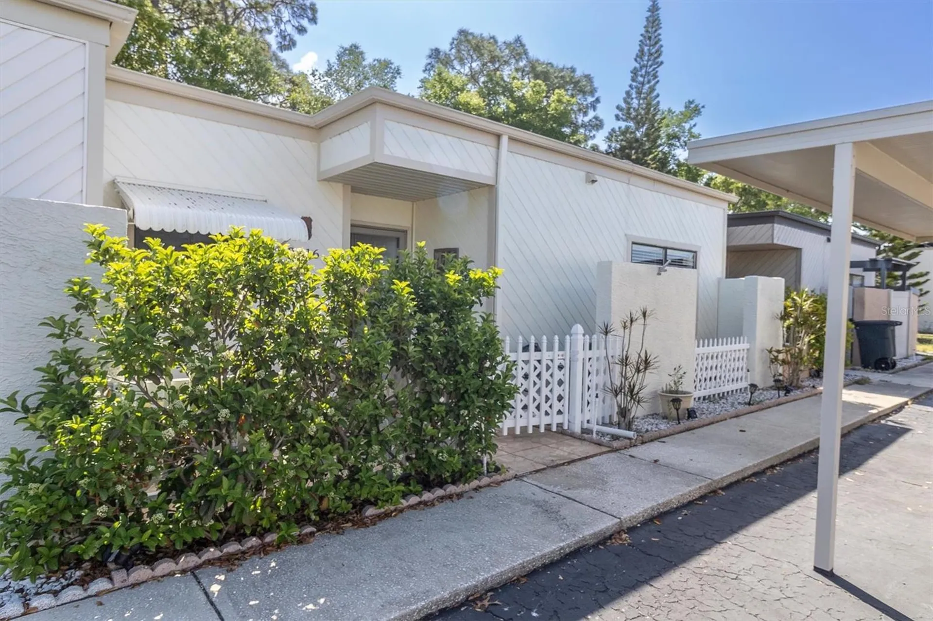 2216 Oak Wind Drive Holiday FL 34691
