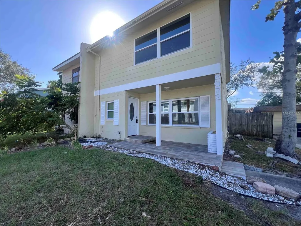 2072 Los Lomas Drive Clearwater FL 33763
