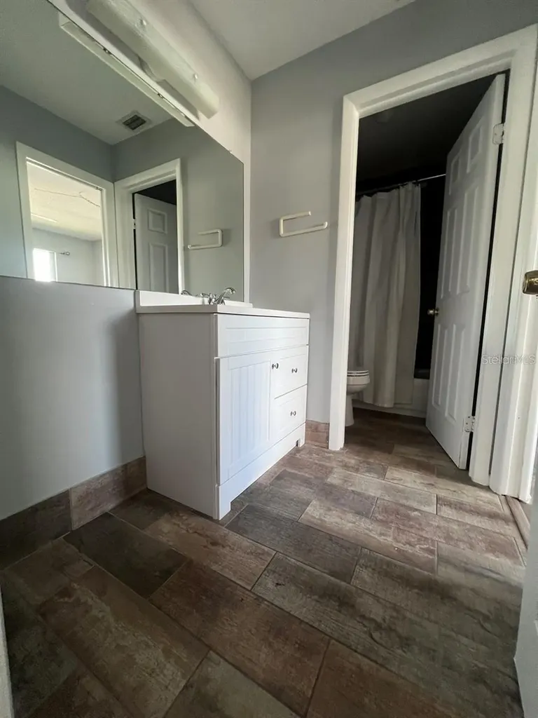 2072 Los Lomas Drive Clearwater FL 33763