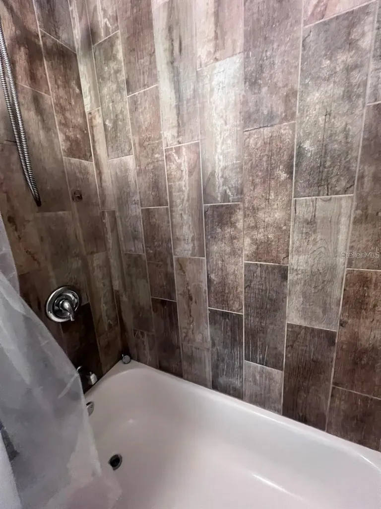2072 Los Lomas Drive Clearwater FL 33763