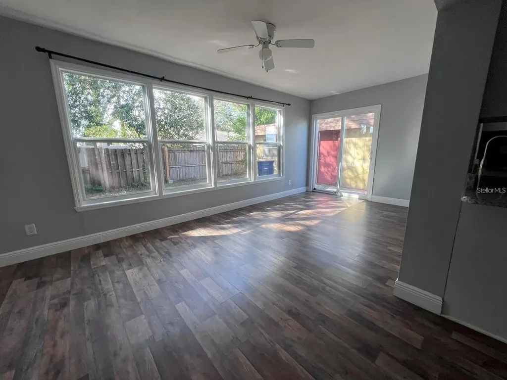 2072 Los Lomas Drive Clearwater FL 33763