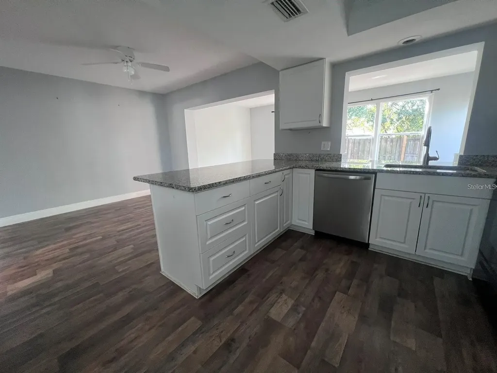 2072 Los Lomas Drive Clearwater FL 33763