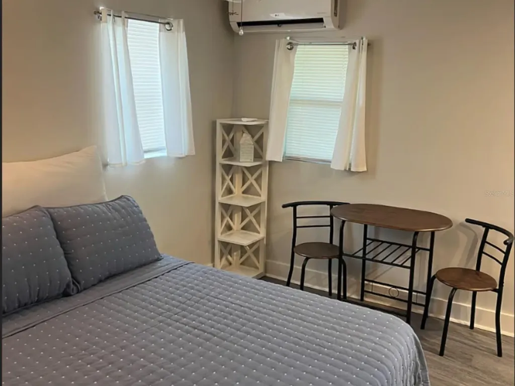 509 29th Avenue S St Petersburg FL 33705
