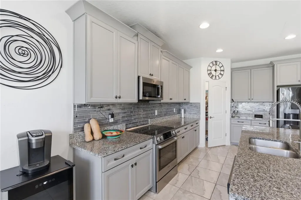 9714 Provencal Avenue Seffner FL 33584