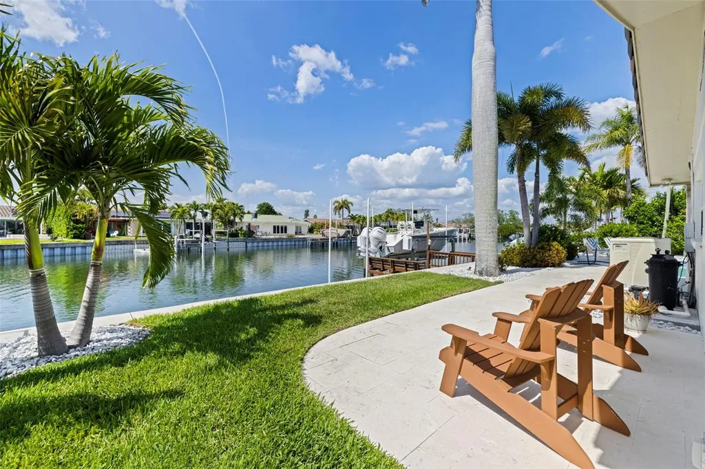 1971 Massachusetts Avenue NE St Petersburg FL 33703