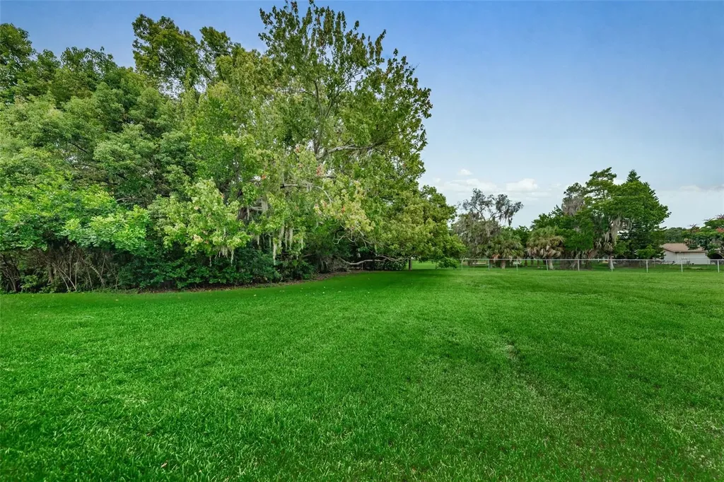 1127 King Arthur Court Dunedin FL 34698