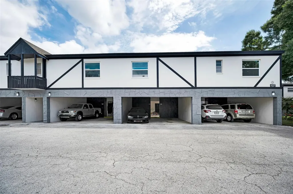 1127 King Arthur Court Dunedin FL 34698