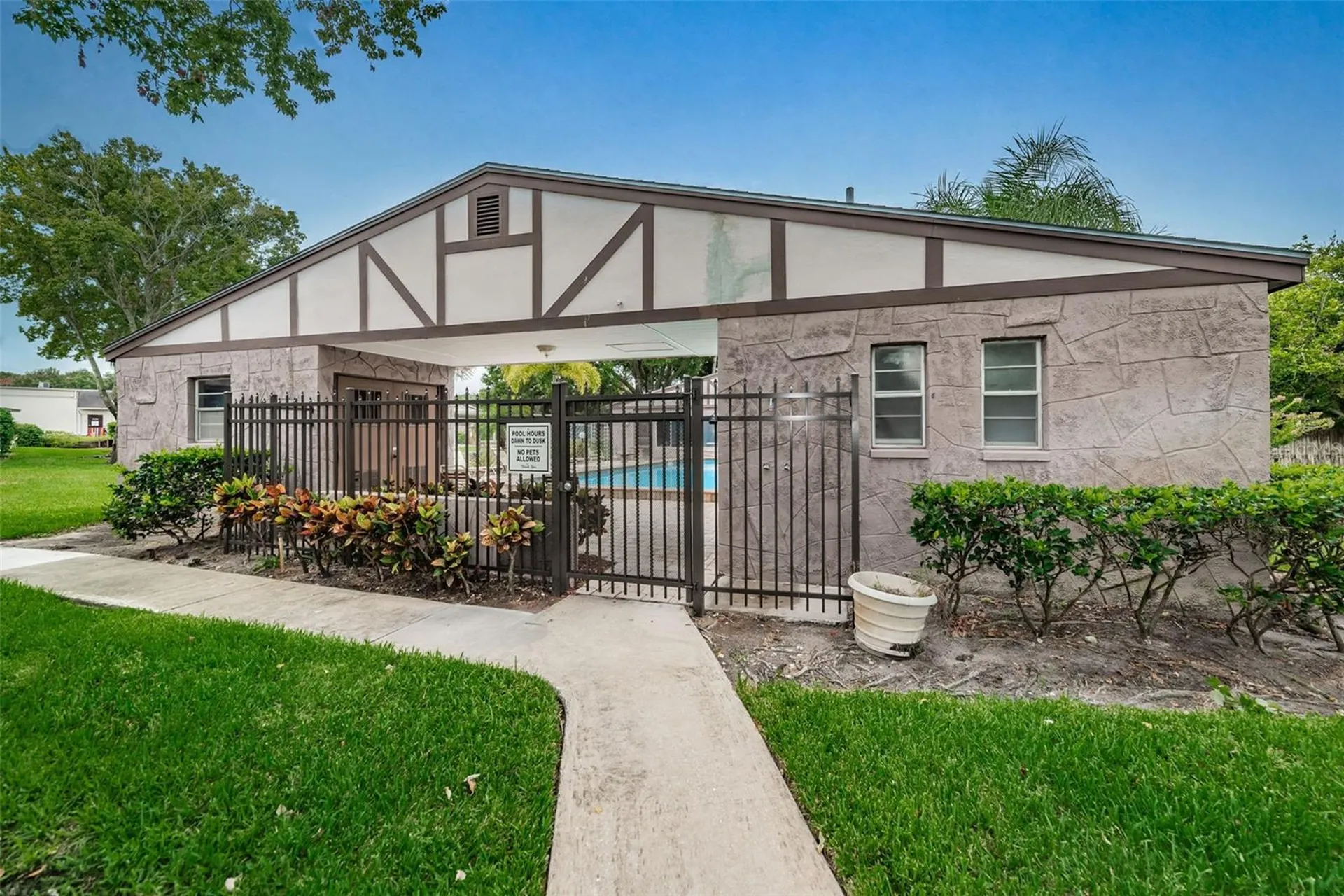 1127 King Arthur Court Dunedin FL 34698