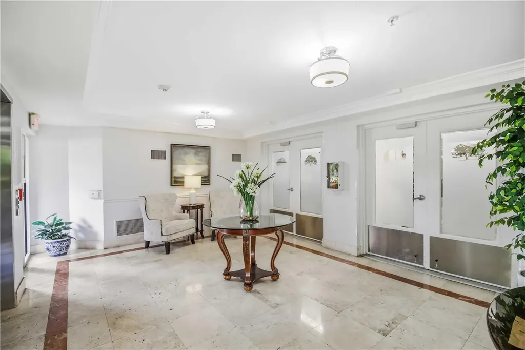 5246 Manorwood Drive Sarasota FL 34235