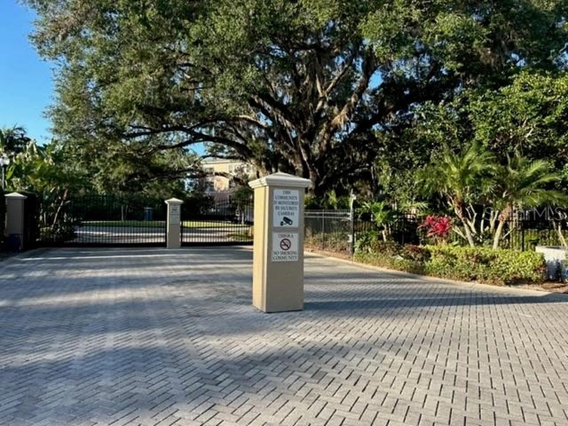 5246 Manorwood Drive Sarasota FL 34235