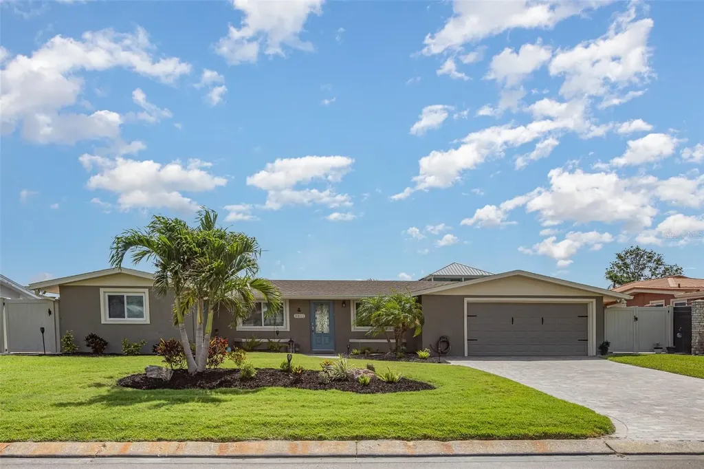 3811 101st Street W Bradenton FL 34210