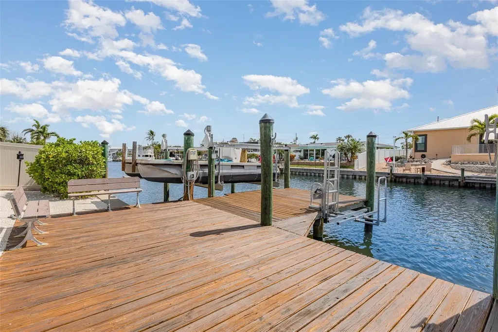 3811 101st Street W Bradenton FL 34210