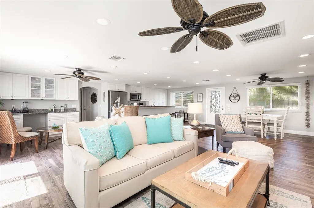 3811 101st Street W Bradenton FL 34210