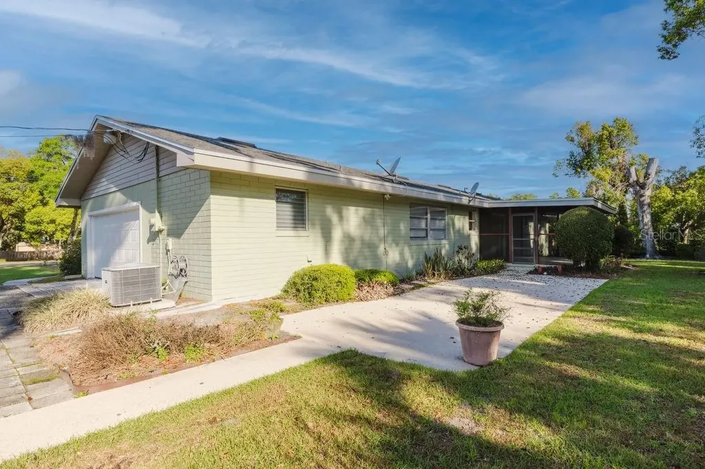 305 S Woodward Avenue Deland FL 32720