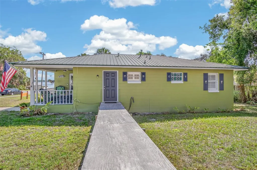 105 Central Avenue Crescent City FL 32112