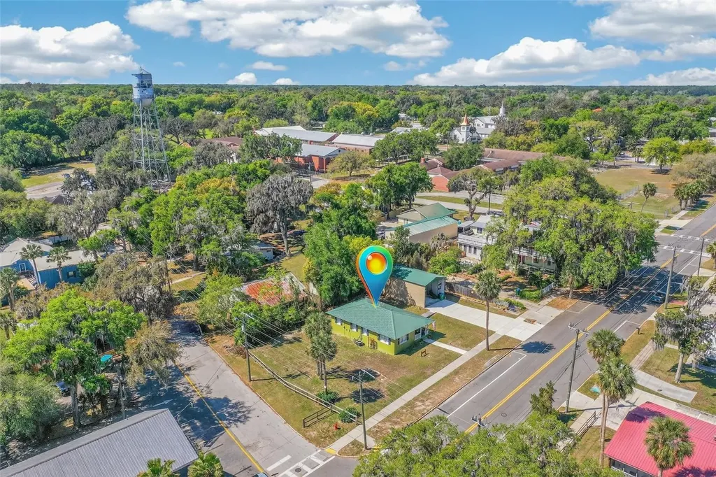 105 Central Avenue Crescent City FL 32112
