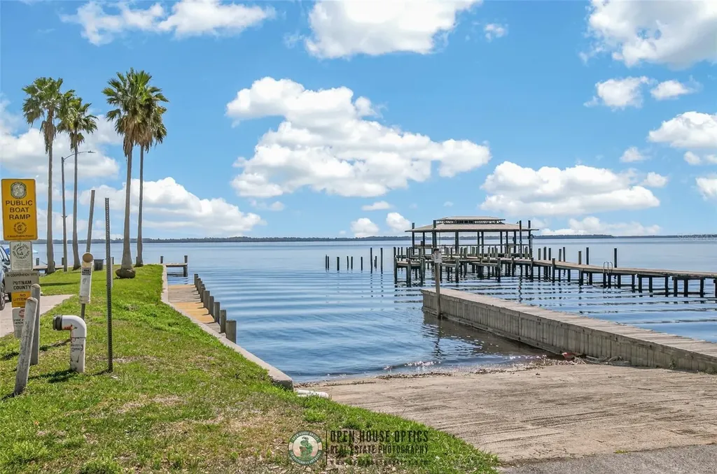 105 Central Avenue Crescent City FL 32112