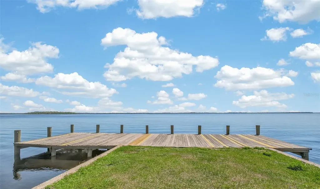 105 Central Avenue Crescent City FL 32112