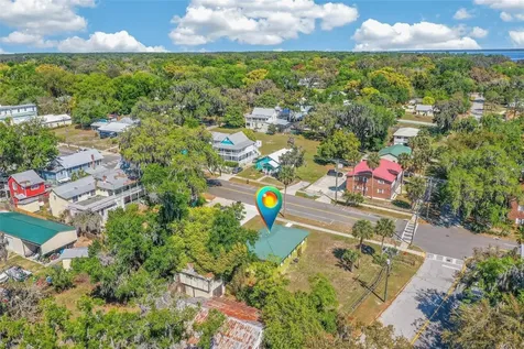 105 Central Avenue Crescent City FL 32112