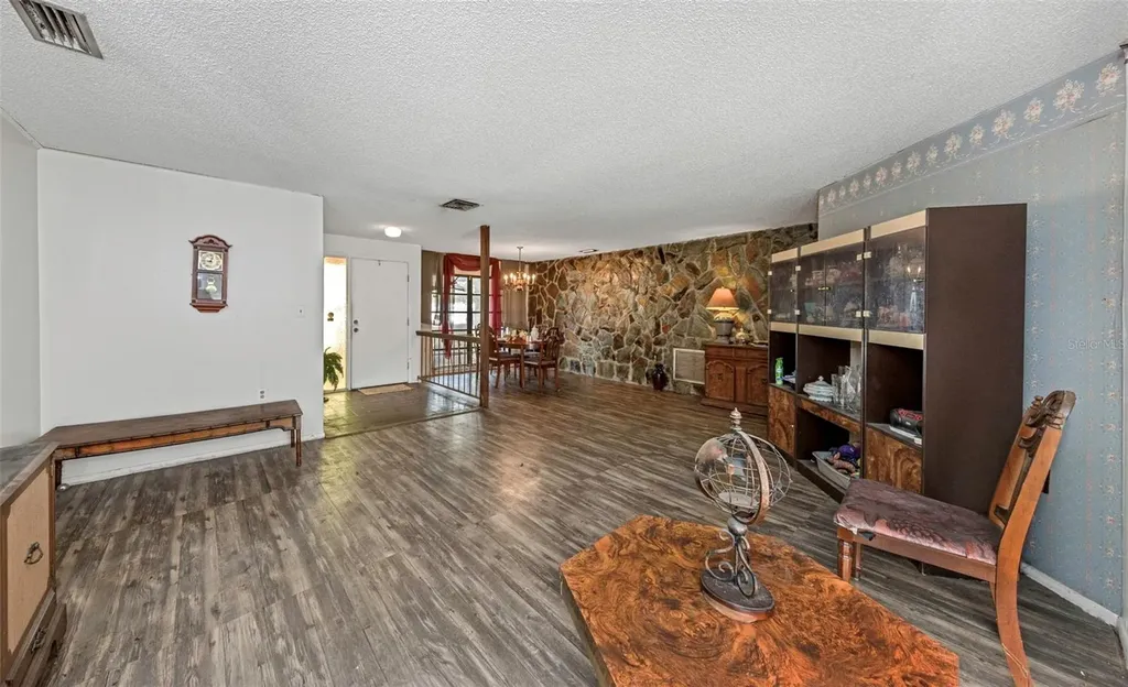 107 Country Villas Drive Safety Harbor FL 34695