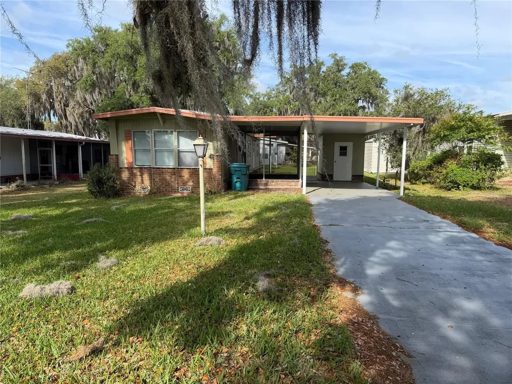 5562 Lansing Drive Wildwood FL 34785
