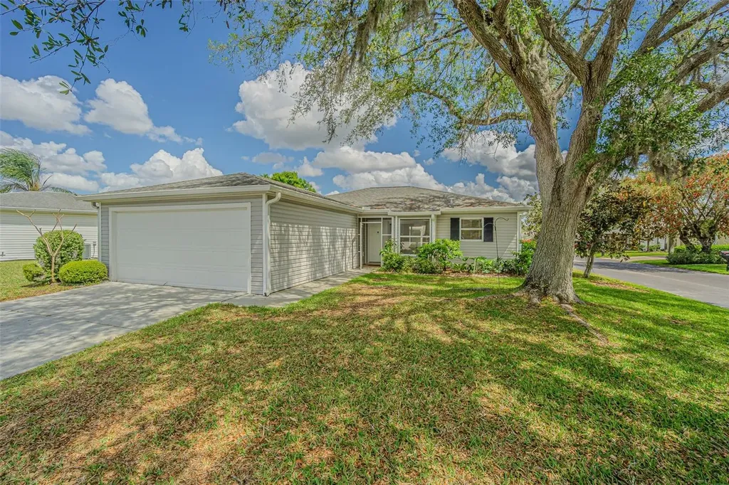 11204 Corey Pavin Lane San Antonio FL 33576