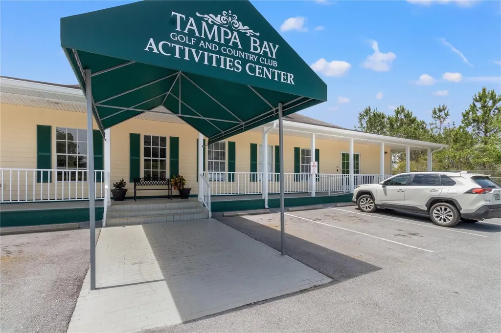 11204 Corey Pavin Lane San Antonio FL 33576