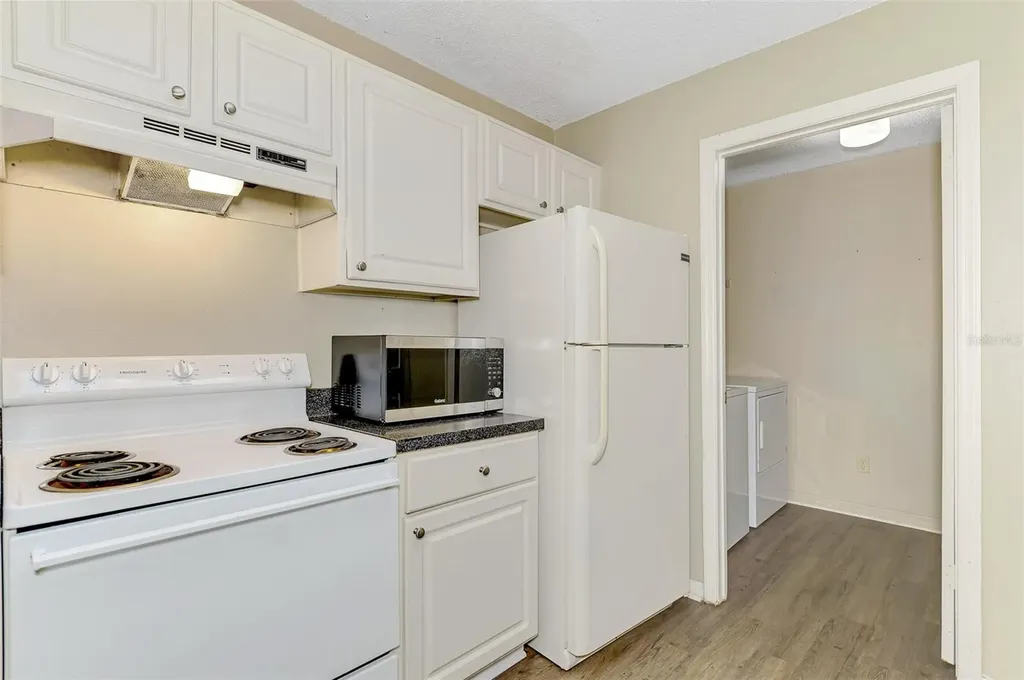 4045 Crockers Lake Boulevard Sarasota FL 34238