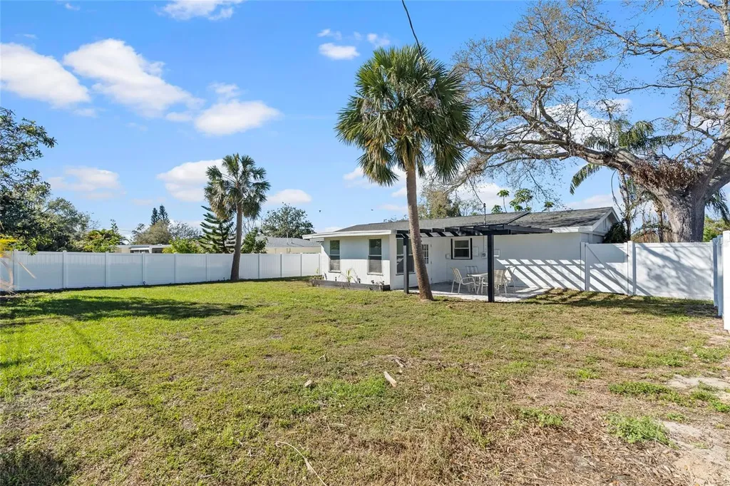 2003 6th Place SW Largo FL 33770