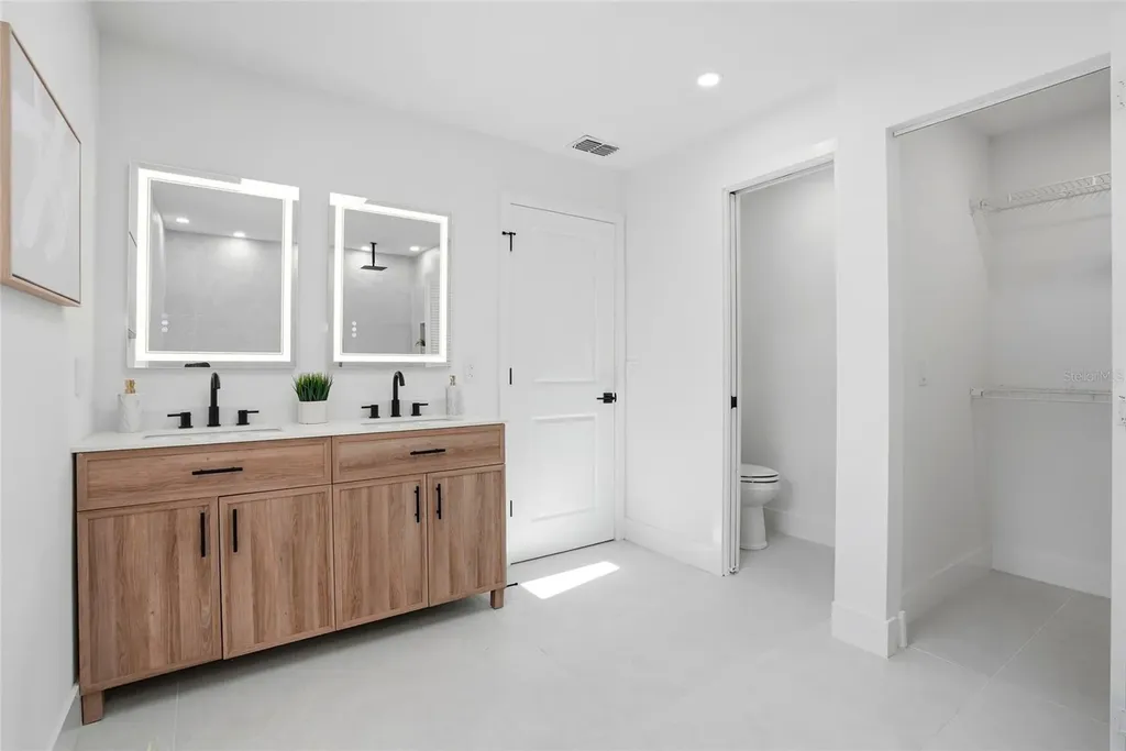 4816 79th Avenue Plaza E Sarasota FL 34243