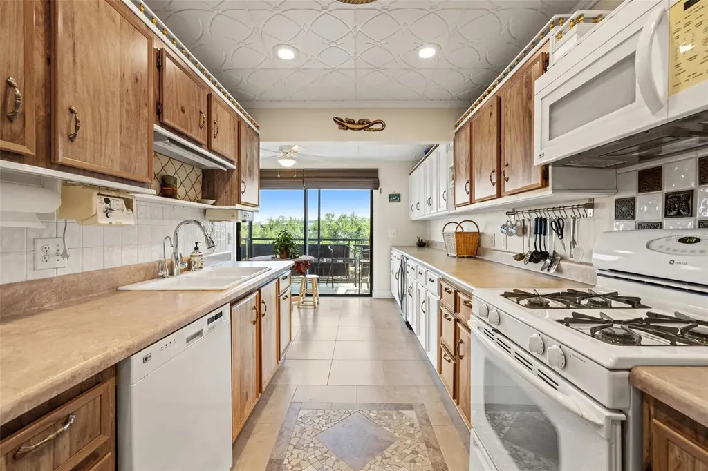 6070 80th Street N St Petersburg FL 33709