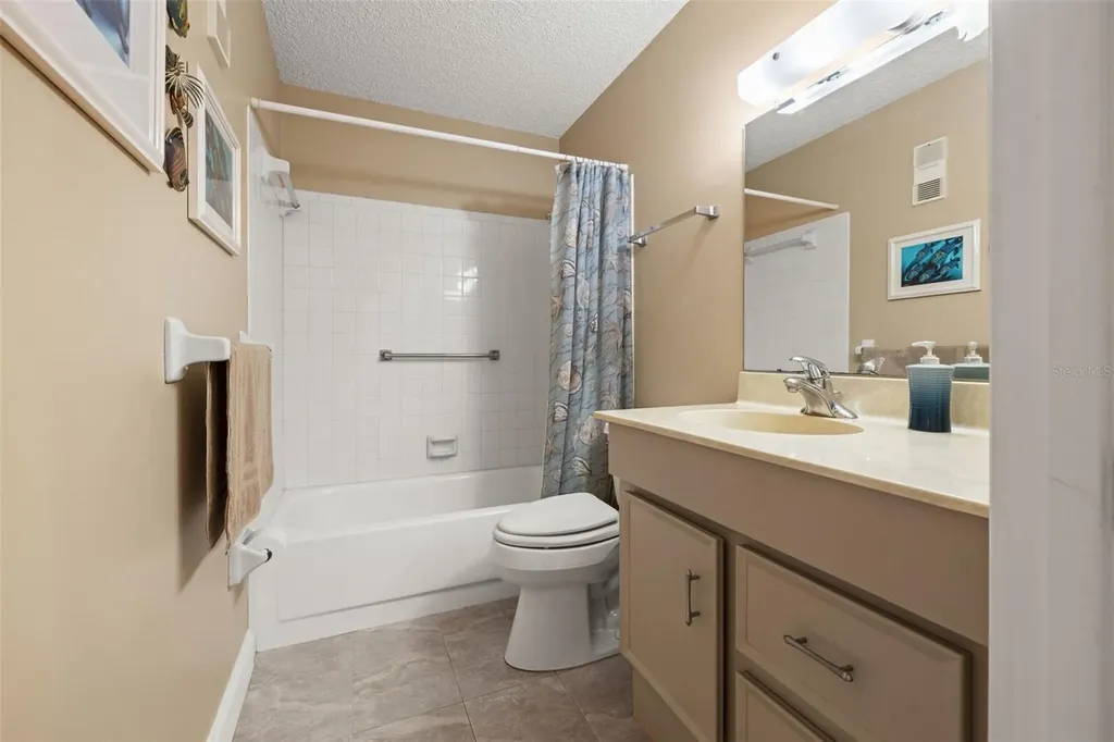 6070 80th Street N St Petersburg FL 33709